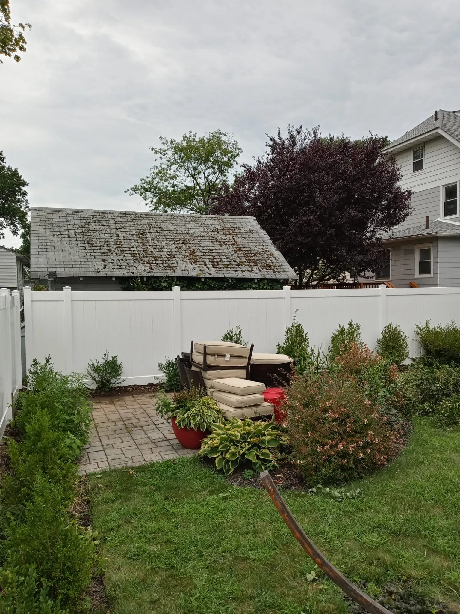 Vinyl fence installation in Hillside, NJ