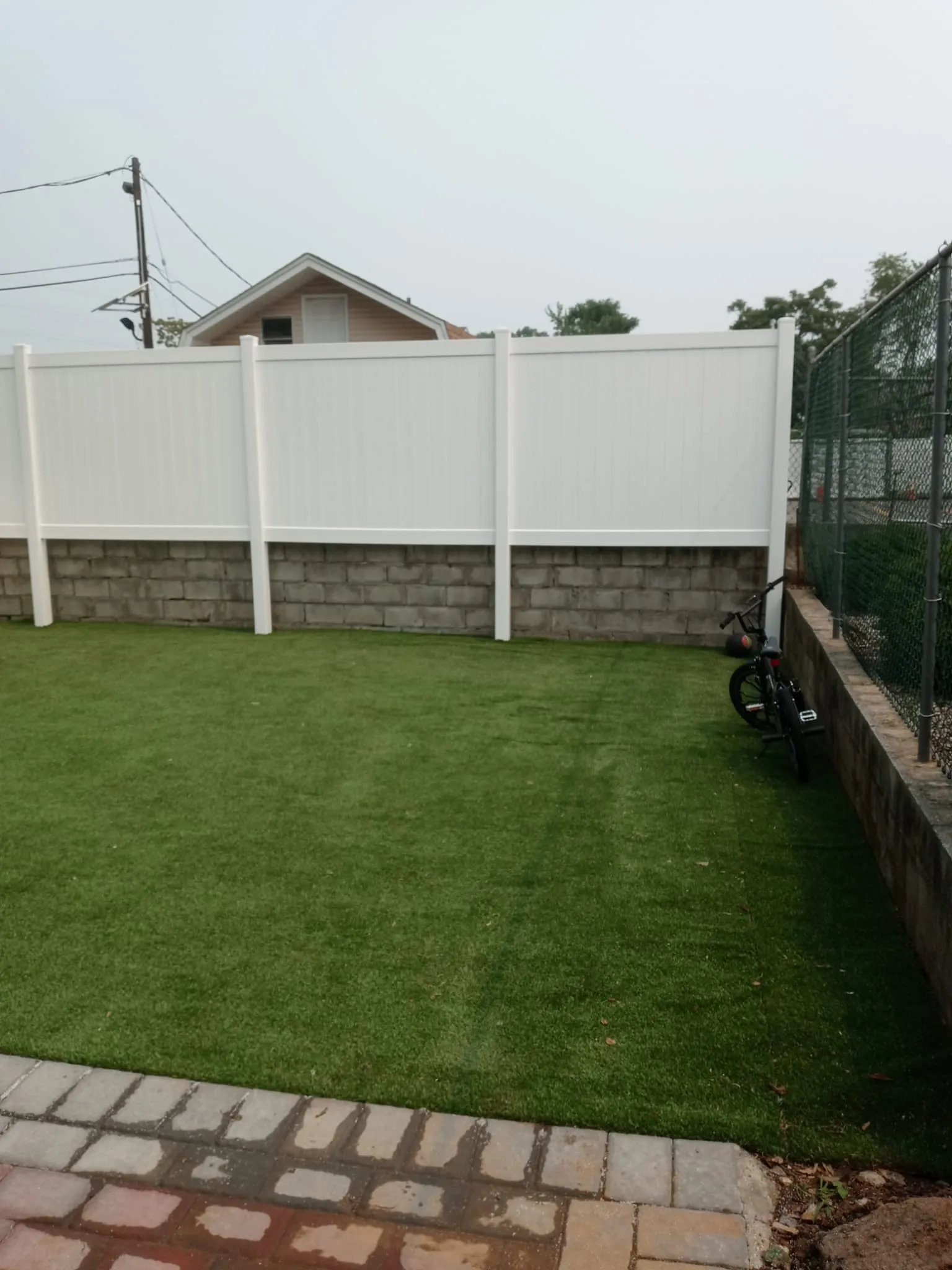 Vinyl fence installation in Rahway, NJ