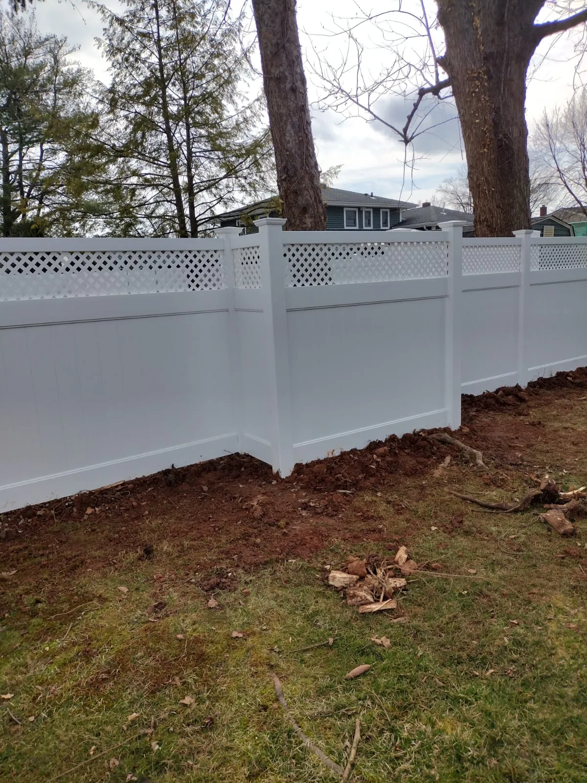Vinyl fence installation in Scotch Plains, NJ